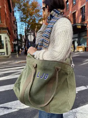 Painted Perfect Travel Tote(Military Olive,O/S)