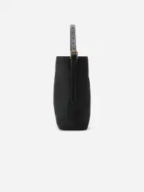 Brady Leven Large Canvas Shoulder Bag(Black,O/S)