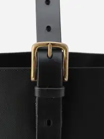Brady Leven Large Canvas Shoulder Bag(Black,O/S)