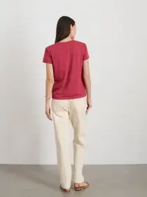 Elliott V Neck Tee in Cotton(Cranberry,XS)