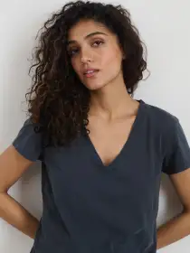Elliott V Neck Tee in Cotton(Washed Navy,XS)