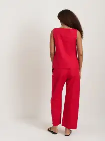 Soho Scoop Vest In Linen Cotton(Crimson,XS)