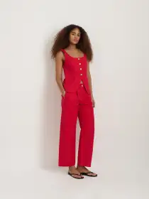Soho Scoop Vest In Linen Cotton(Crimson,XS)