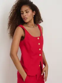Soho Scoop Vest In Linen Cotton(Crimson,XS)