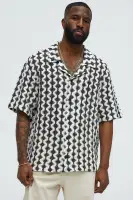Open Diamond Collared Crochet Shirt