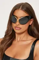 Serving Space Sunglasses(Black/Gold,OS)