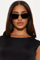 Bad B*tch Energy Sunglasses(Black,OS)